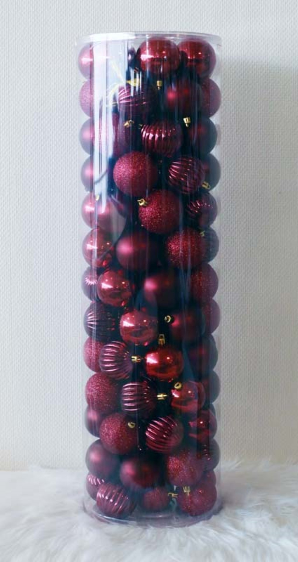 100 Onbreekbare kerstballen in koker diameter 6 cm bordeauxrood watermeloen - Oosterik Home