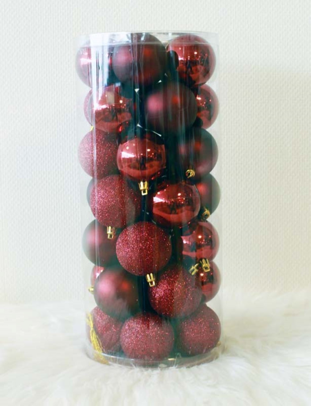 35 Onbreekbare kerstballen in koker diameter 6 cm bordeauxrood classic - Oosterik Home