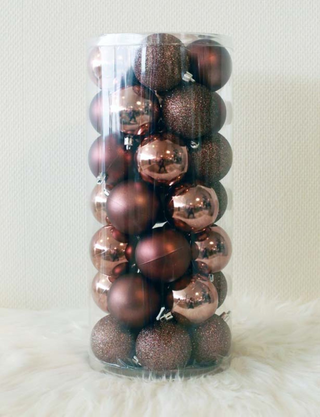 35 Onbreekbare kerstballen in koker diameter 6 cm bruin classic - Oosterik Home
