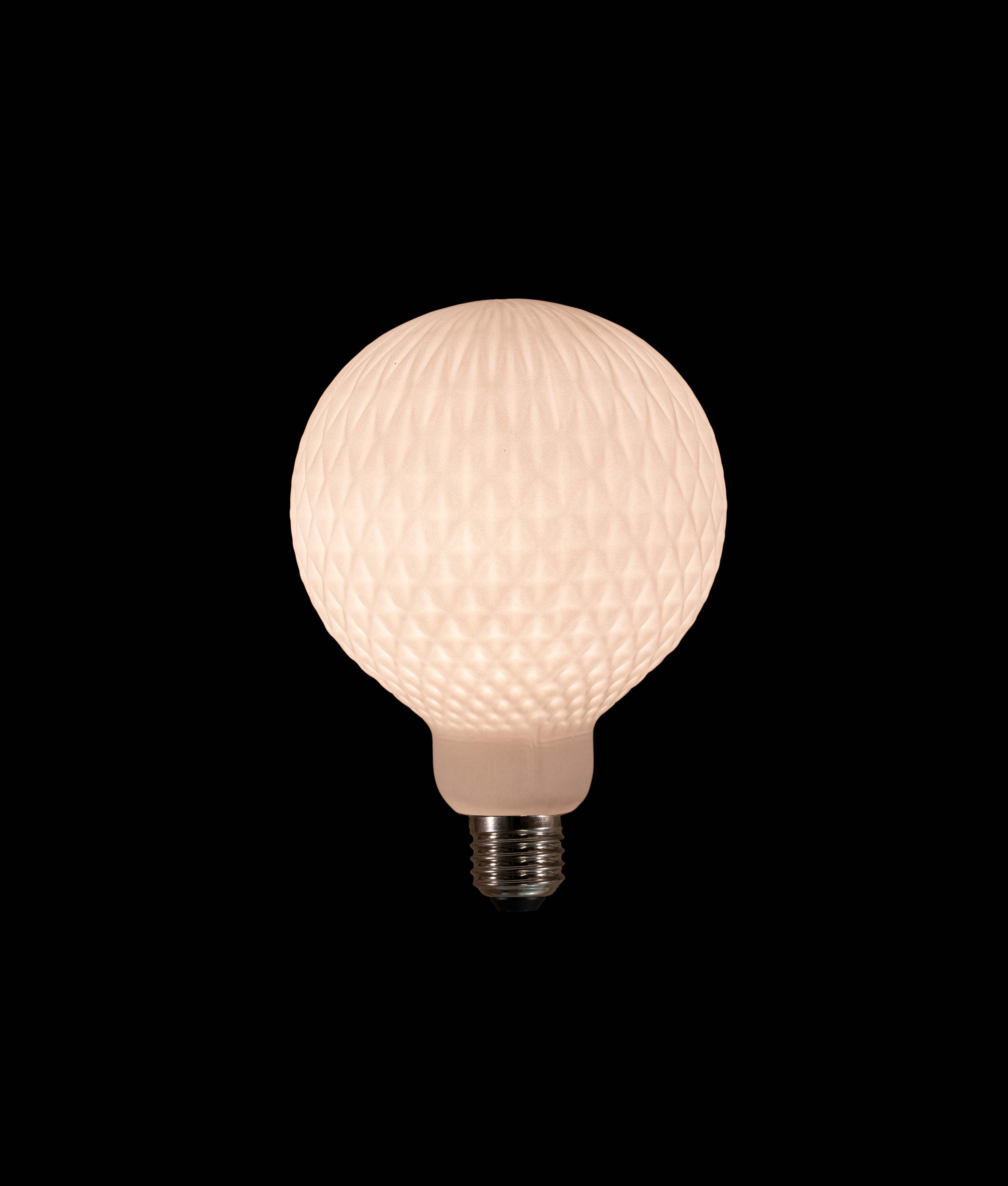 Led Bulb Ceramic Pattern Crystal 125X170Mm 4W-2200K / E27 Fi